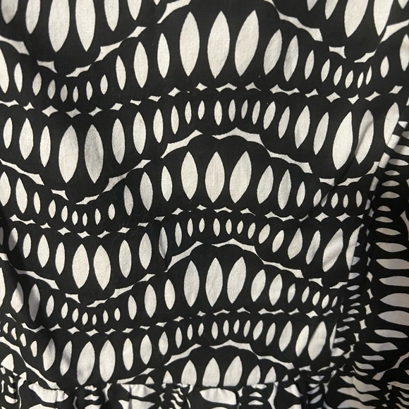 An awesome summer dress in black and white Made by Ricki’s and a size 14 - Picture 3 of 7
